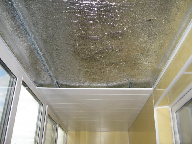 isolation du plafond avec isolation en feuille