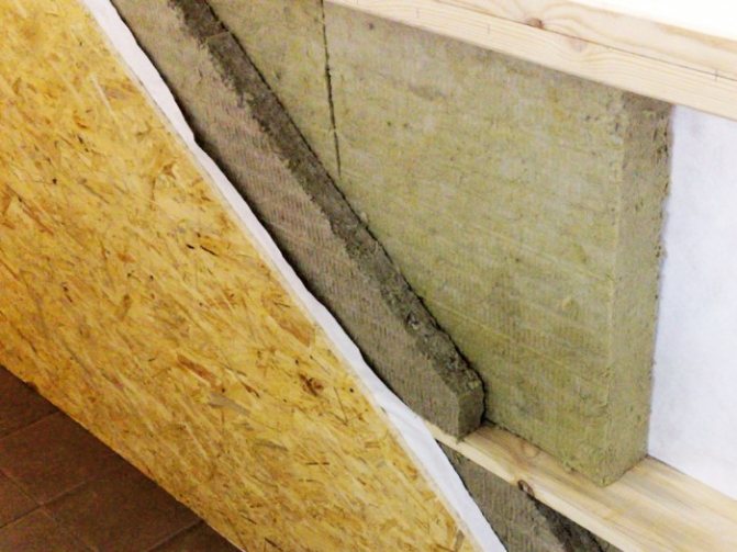 Isolation des murs avec de la laine minérale