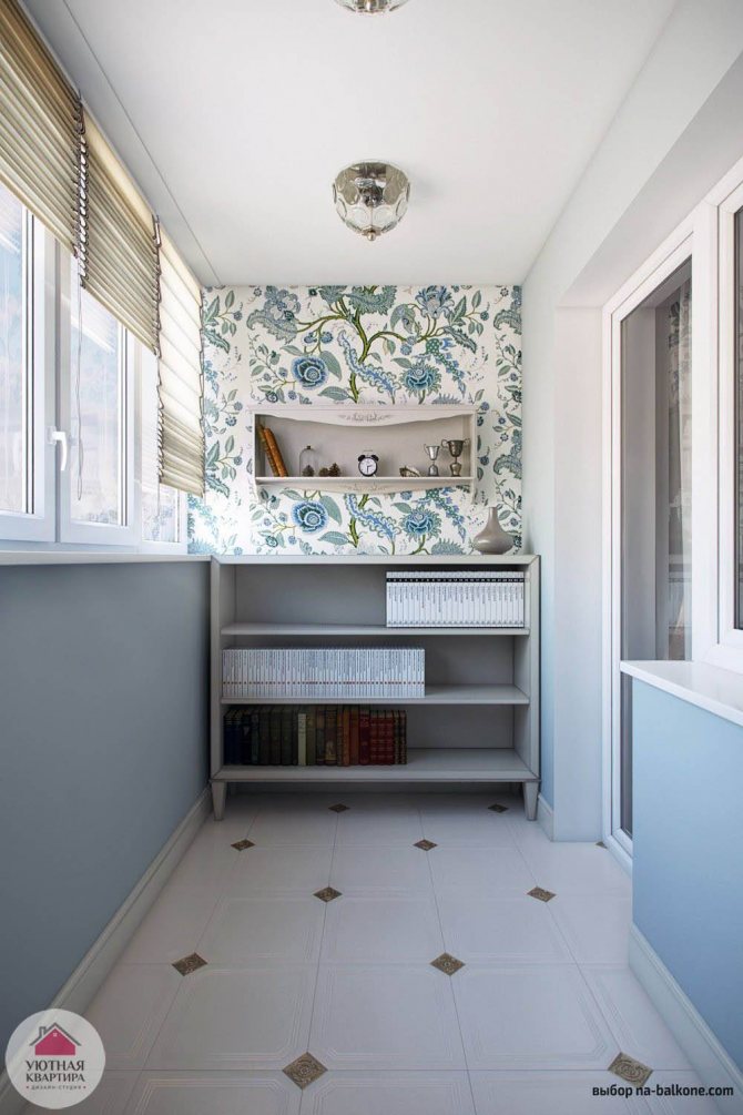In welchem Stil soll das Innere des Balkons und der Loggia dekoriert werden?