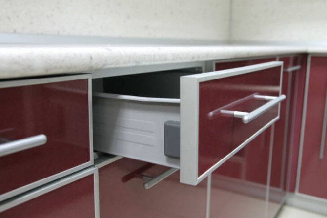 Types de profilés en aluminium utilisés dans la construction et la décoration de meubles