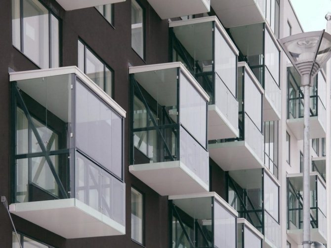 Buntglasbalkon