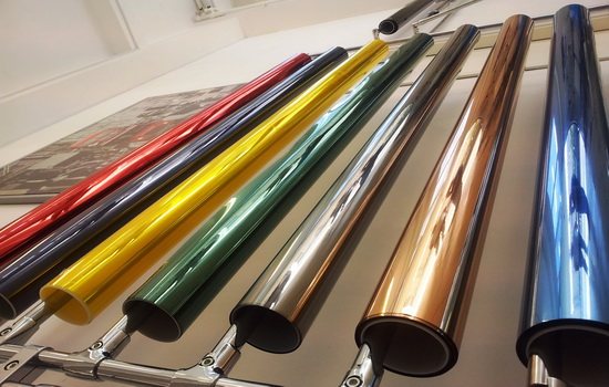 Possibilidades do tipo de envidraçamento colorido da loggia