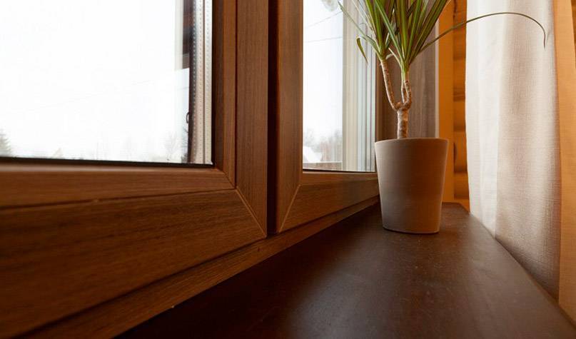 Nous choisissons avec qualité: quelles fenêtres sont mieux placées dans une maison privée et quelles dimensions sont nécessaires pour commander