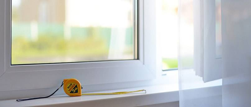 Nous choisissons avec qualité : quelles fenêtres il est préférable de mettre dans une maison privée et quelles dimensions sont nécessaires pour commander