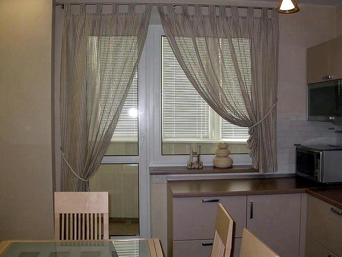 Ausgang zur Loggia von der Küche und dem Zimmer