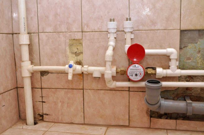 substituição de encanamentos de água no apartamento